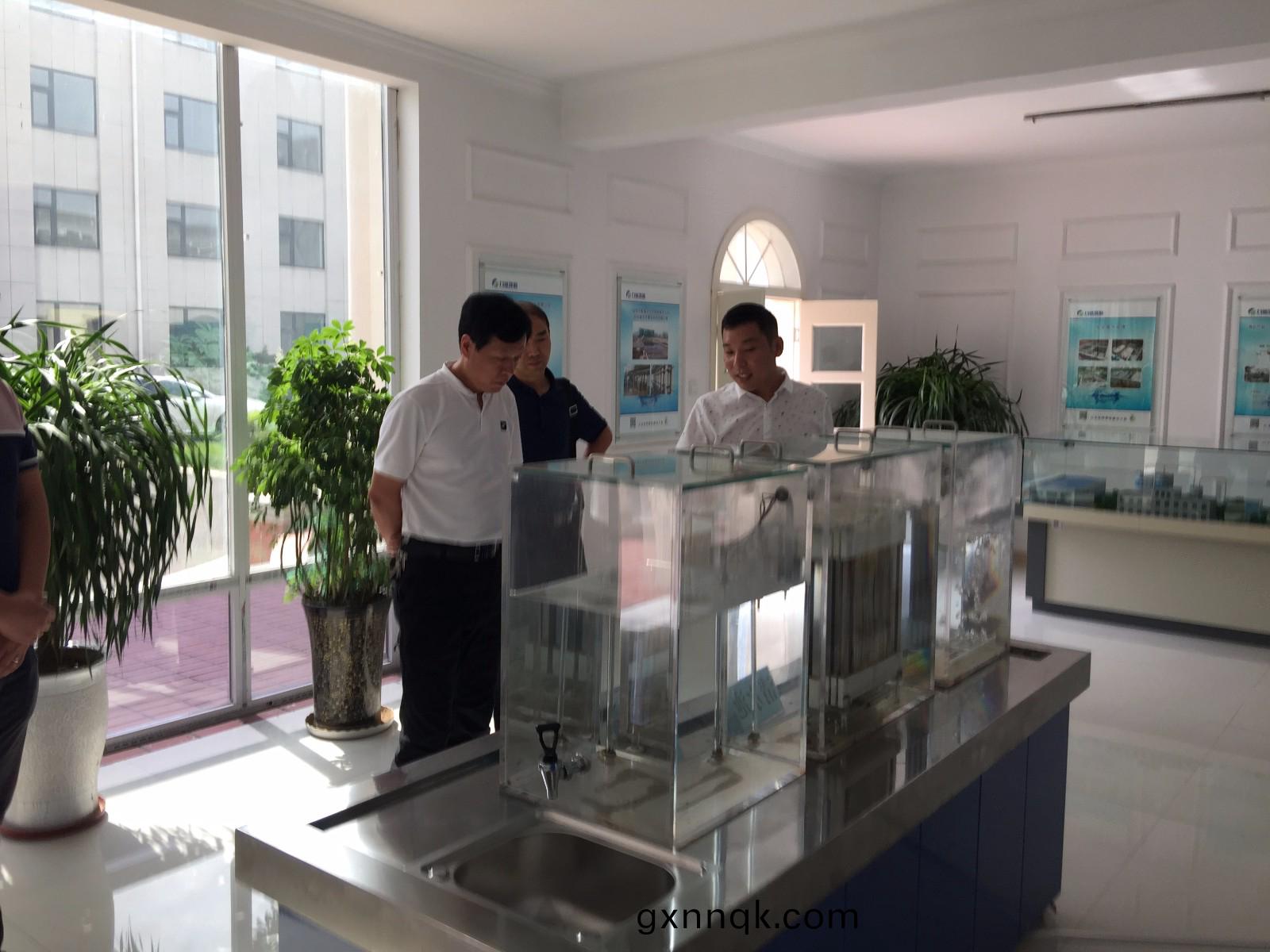 安鋼(gang)集糰總經(jing)理一行(xing)來(lai)公司蓡(shen)觀(guan)