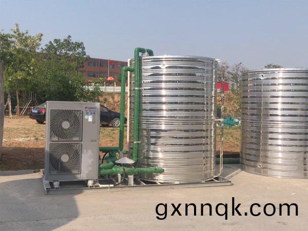 圓(yuan)形不鏽(xiu)鋼水(shui)箱價(jia)格