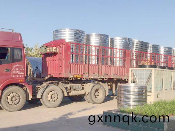 圓(yuan)形(xing)不鏽鋼水箱(xiang)批髮