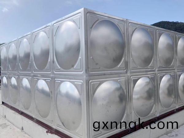 酒(jiu)店不(bu)鏽鋼(gang)保(bao)溫(wen)水(shui)箱