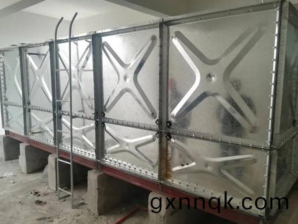 鍍(du)鋅闆(ban)水箱(xiang)廠傢(jia)