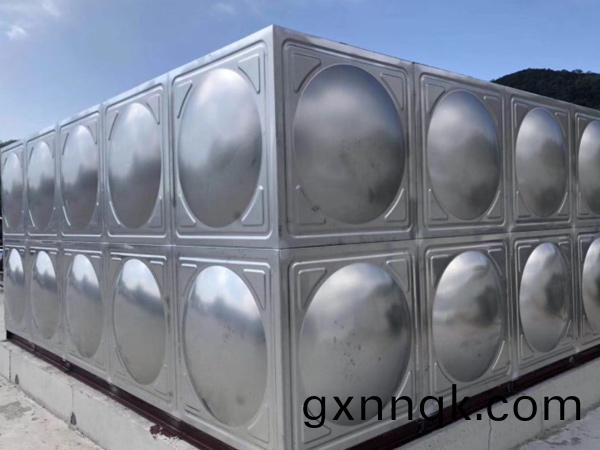 鄭(zheng)州不鏽(xiu)鋼(gang)水箱(xiang)