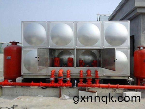 不(bu)鏽鋼(gang)消(xiao)防(fang)水箱廠(chang)傢