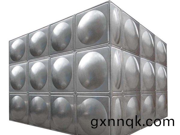 鄭州(zhou)不鏽鋼保(bao)溫(wen)水箱(xiang)廠(chang)傢(jia)