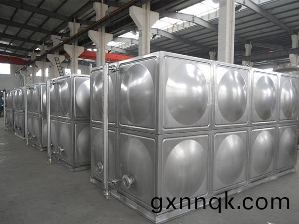 鄭州不(bu)鏽鋼消防水(shui)箱(xiang)廠傢