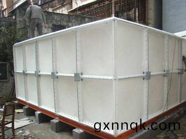 裝(zhuang)配(pei)式(shi)水(shui)箱價格