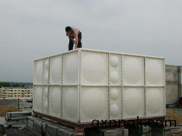 河(he)南裝配(pei)式不鏽(xiu)鋼(gang)水(shui)箱