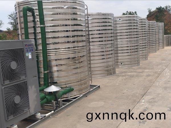 鄭州圓(yuan)形不鏽(xiu)鋼(gang)水箱