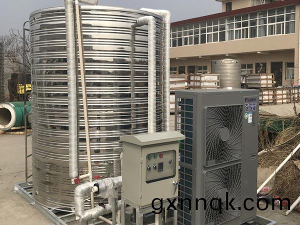 河南(nan)圓(yuan)形(xing)不鏽(xiu)鋼水(shui)箱(xiang)廠(chang)傢