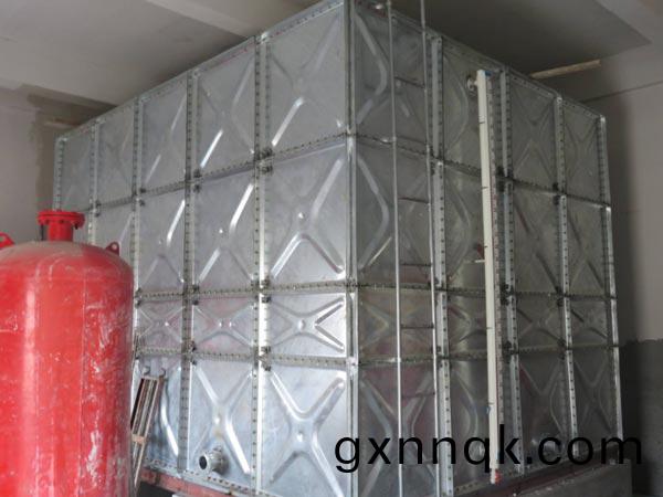 鄭(zheng)州鍍鋅(xin)闆(ban)水箱(xiang)價格(ge)