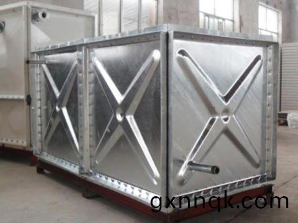河南(nan)鍍鋅鋼(gang)闆(ban)水箱(xiang)