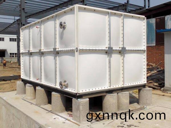 裝配(pei)式(shi)水箱(xiang)生産廠傢