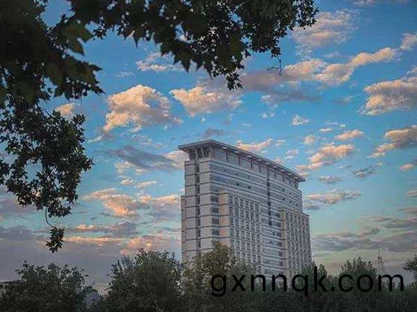 不(bu)鏽鋼水(shui)箱(xiang)廠(chang)傢(jia)