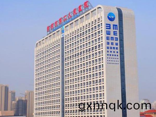 醫院(yuan)不(bu)鏽(xiu)鋼水(shui)箱