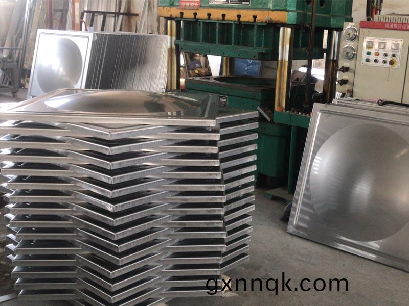 不鏽鋼水(shui)箱生(sheng)産廠(chang)傢